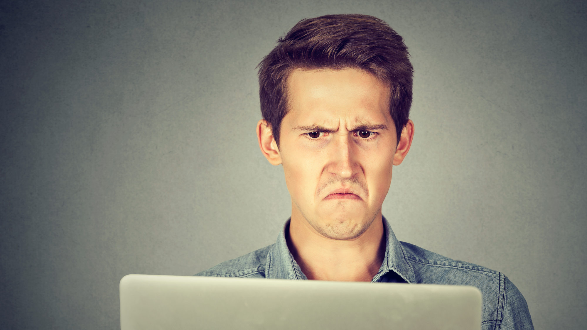 6 dấu hiệu cảnh báo bạn cần một chiếc laptop mới